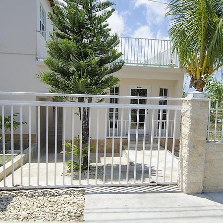 Caribbean Inn And Suites St. John's Ngoại thất bức ảnh