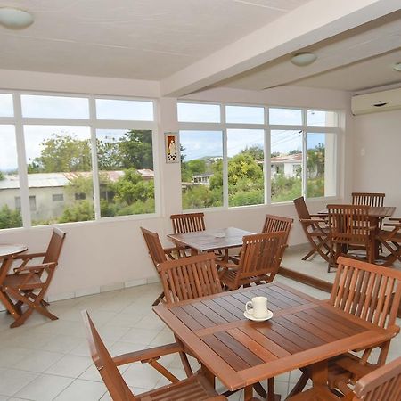 Caribbean Inn And Suites St. John's Ngoại thất bức ảnh