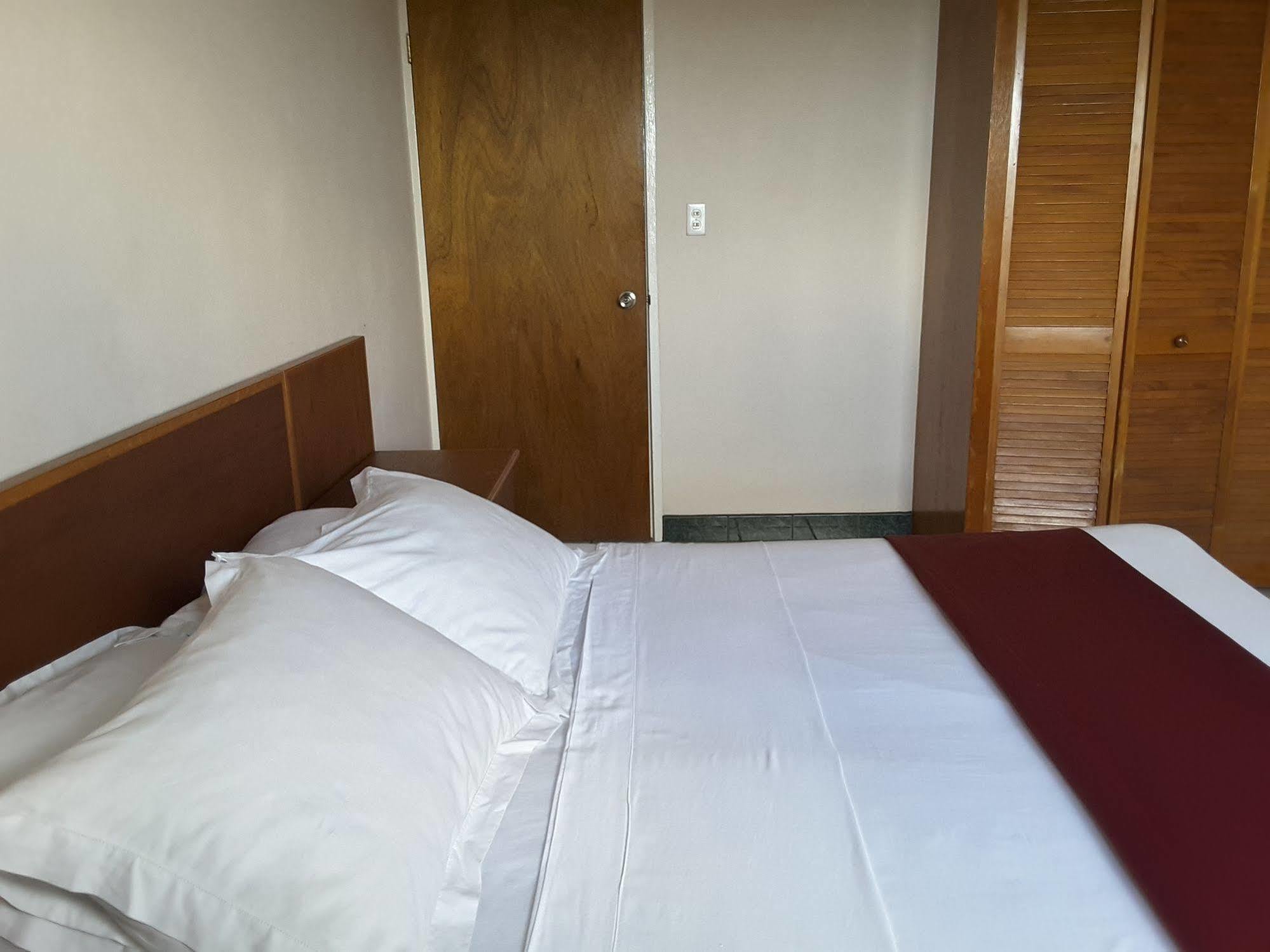 Caribbean Inn And Suites St. John's Ngoại thất bức ảnh